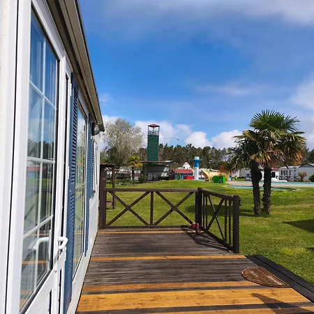 Aldeamento Turístico Casa De Land's Hause *